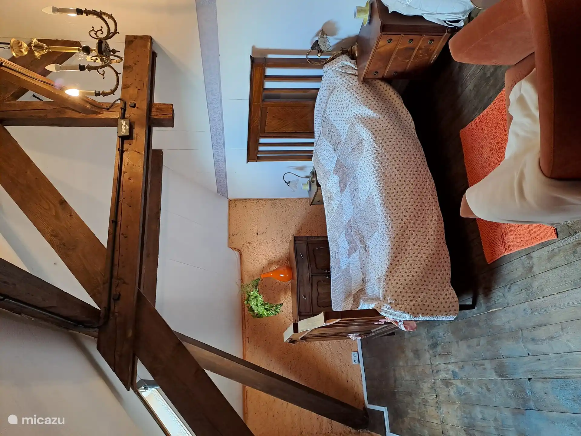 Separates Schlafzimmer im Dachgeschoss