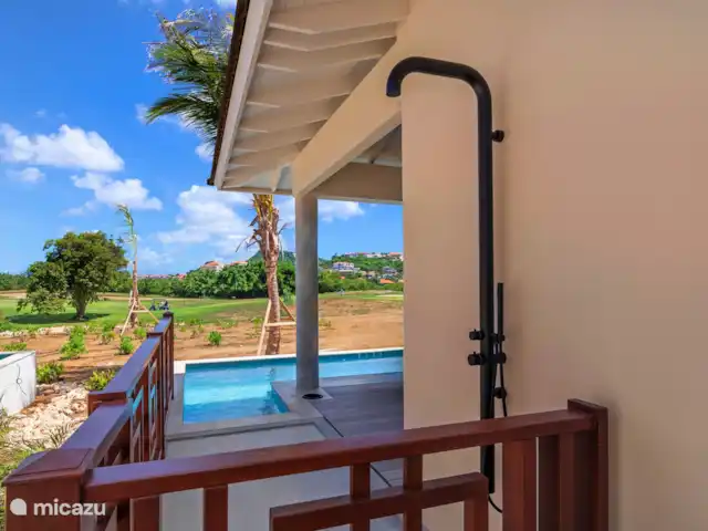 Villa Jazmyn19 @FrontRow Campo de golf en Curazao, Curazao Centro, Blue Bay - villa Ducha exterior