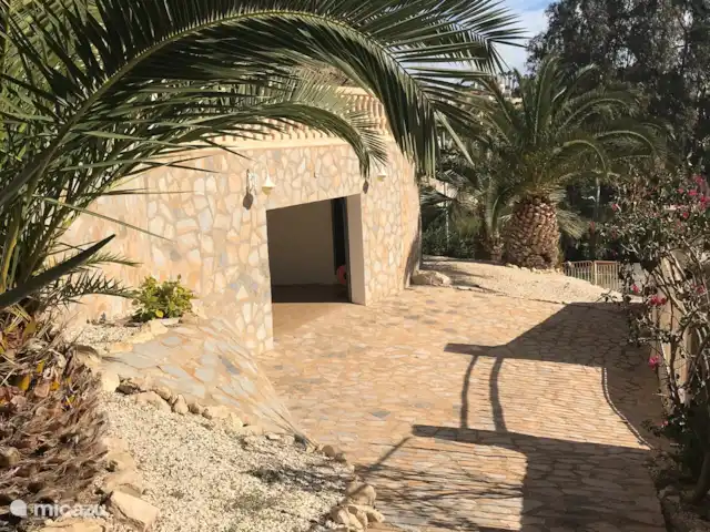 Casa Roca de Leones en España, Costa Blanca, El Campello - villa Jardín