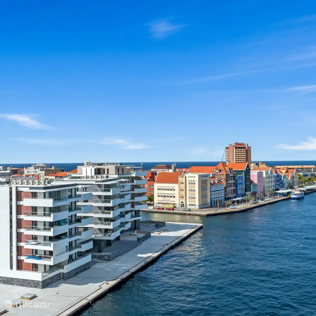 The Wharf 5D, bij Handelskade, Punda