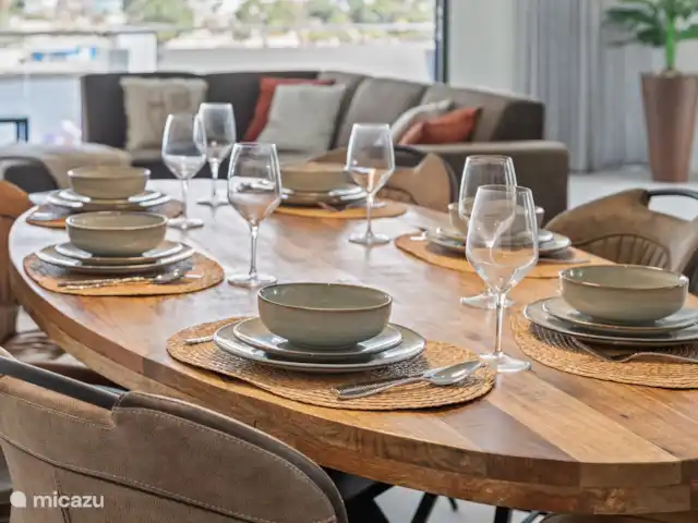 Le quai 5D, près de Handelskade, Punda | Curaçao, Curaçao-Centre, Willemstad - appartement Table à manger