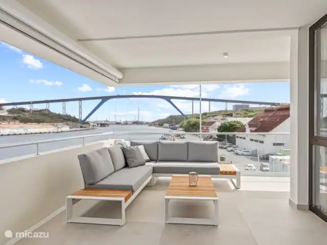 Le quai 5D, près de Handelskade, Punda | Curaçao, Curaçao-Centre, Willemstad - appartement Vue unique sur le pont Juliana, au cœur de Willemstad