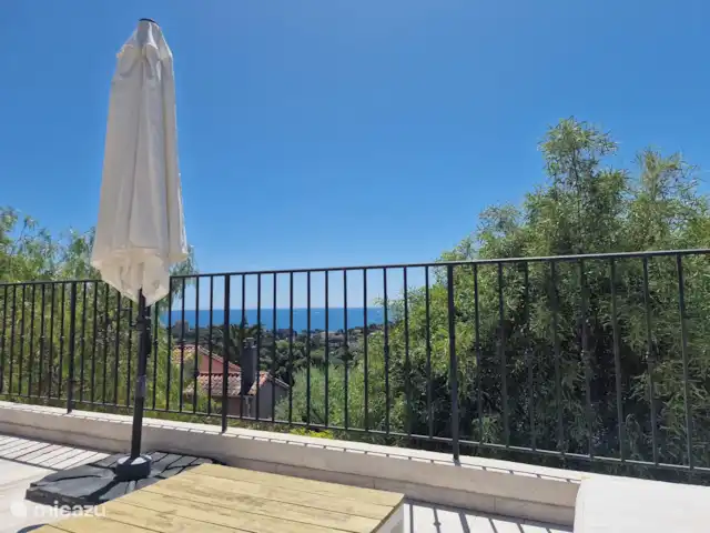 Villa la Luciole met uitzicht op zee huren in Frankrijk, Côte d´Azur, Les Issambres - villa Terras met parasol en uitzicht op zee