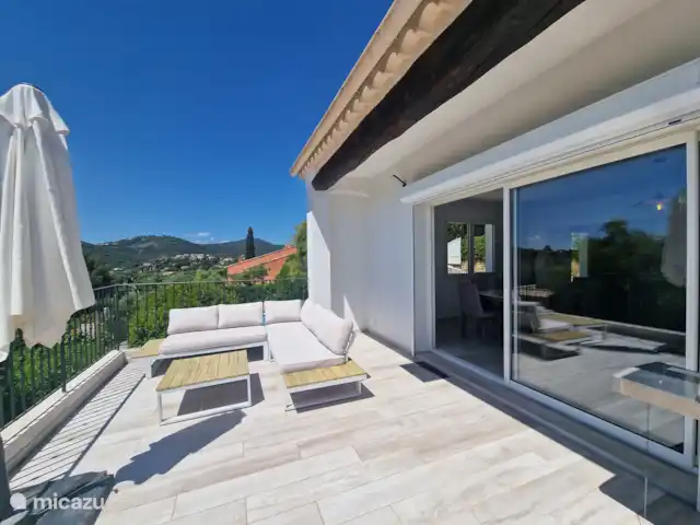 Villa la Luciole met uitzicht op zee huren in Frankrijk, Côte d´Azur, Les Issambres - villa Schuifpui naar balkon terras