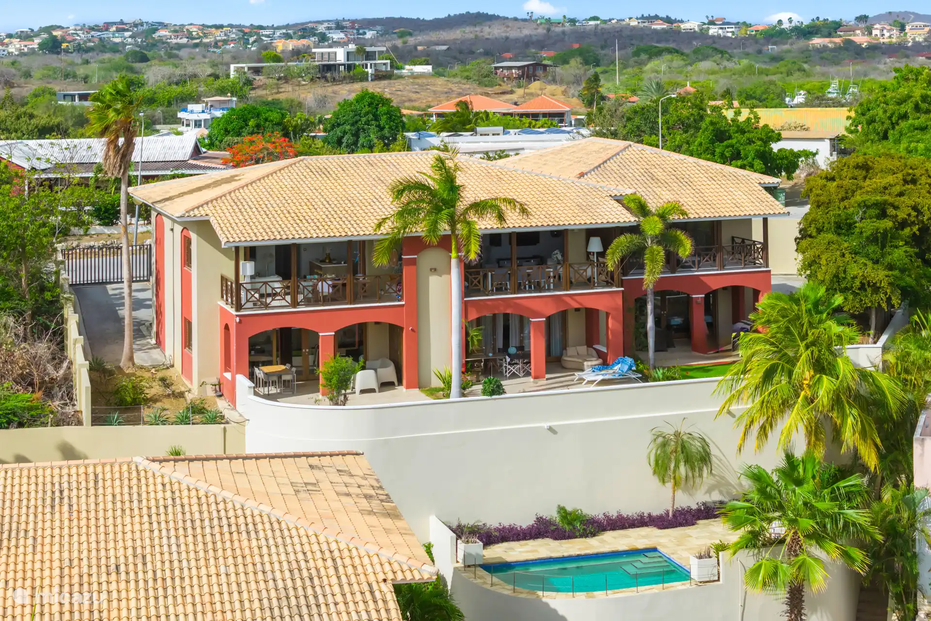 El lugar más bonito, siempre viento y vistas estupendas. Piscina privada adicional