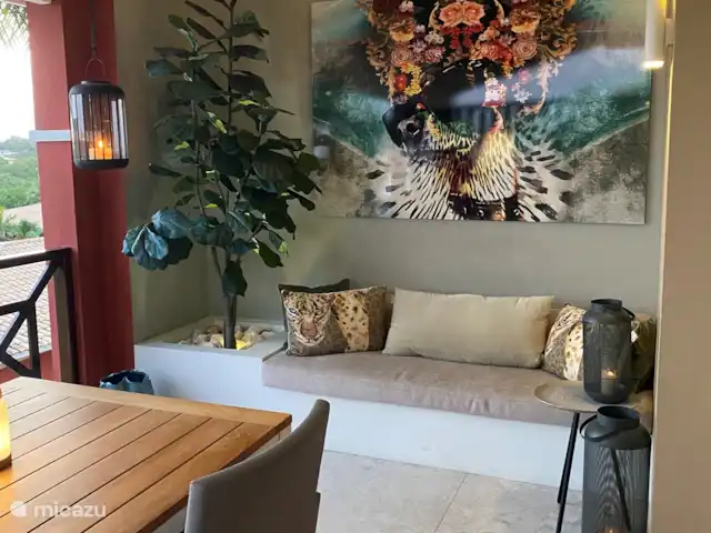 Location de Vacances Curaçao, Banda Ariba (est), Spaanse Water, appartement - Penthouse de luxe Casa Bon Vie Canapé lounge sur la terrasse.