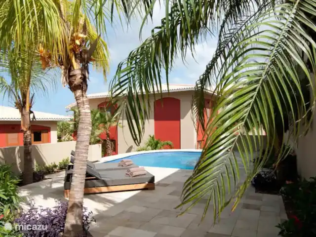 Location de Vacances Curaçao, Banda Ariba (est), Spaanse Water, appartement - Penthouse de luxe Casa Bon Vie Piscine supplémentaire directement en dessous de l’appartement.