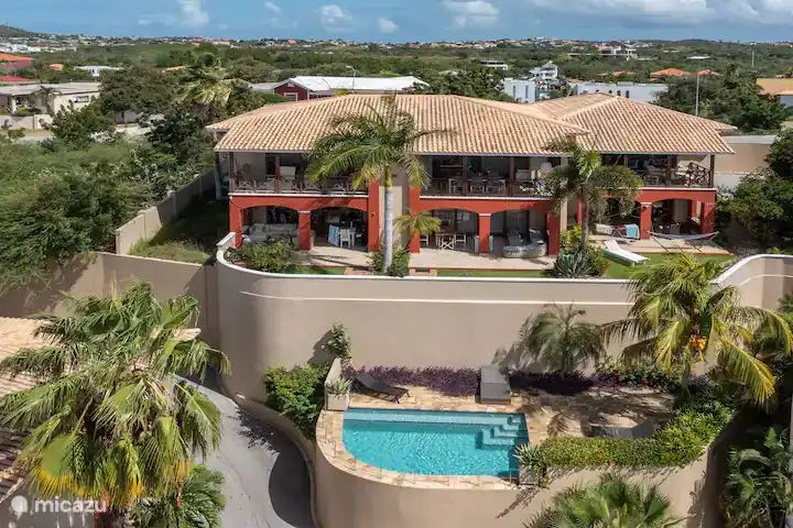 Most beautiful place, always wind and great views. Extra private small pool