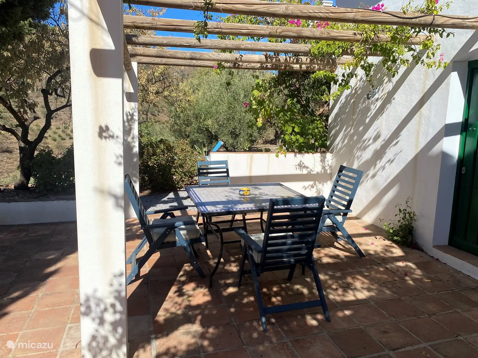 heerlijke natuurlijke overkapping