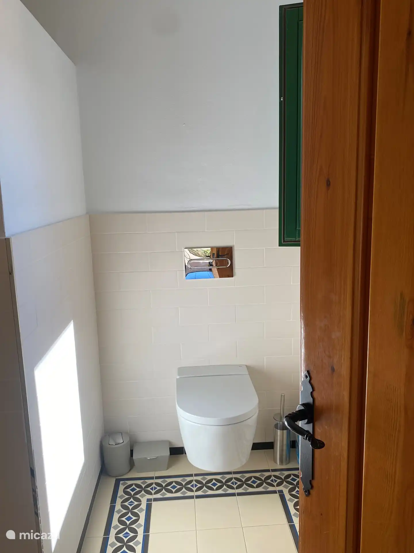 toilet