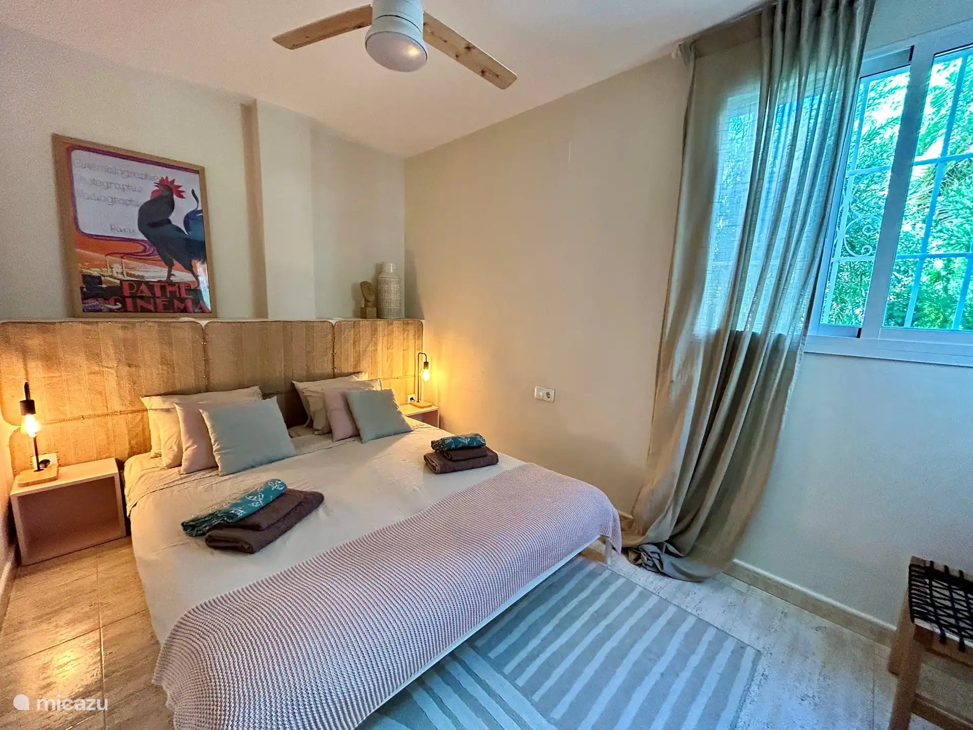 Chambre avec lit double 