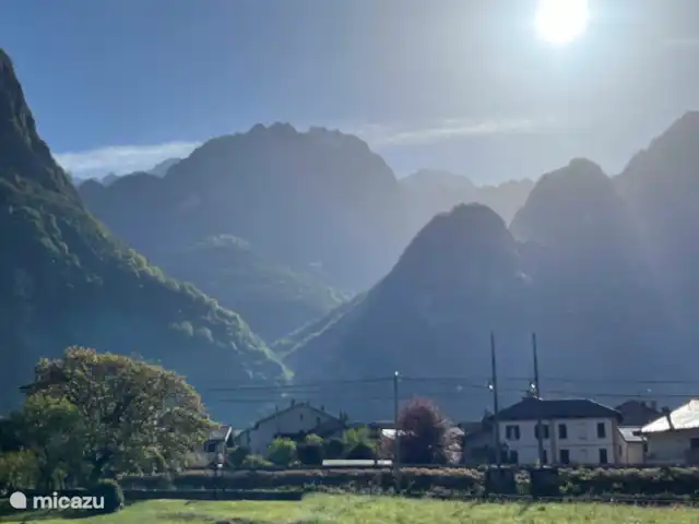 Benvenuti al lago en Italia, Lago de Como, Novate Mezzola - apartamento Vista desde el paso detrás de la casa