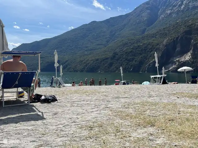Benvenuti al lago en Italia, Lago de Como, Novate Mezzola - apartamento La playa en el puerto con el chiringuito