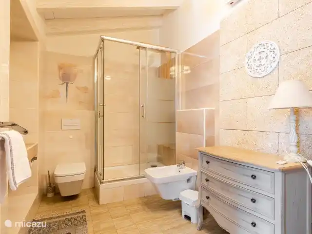 Casa Mistela en España, Costa Blanca, Jalón - casa vacacional Baño en Ciruela Suite