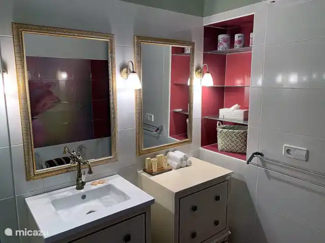 Casa Mistela en España, Costa Blanca, Jalón - casa vacacional Baño Suite Flor de Naranjo