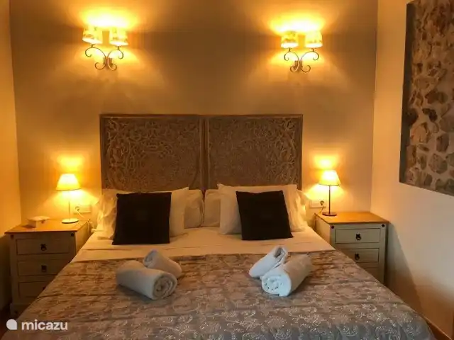 Casa Mistela en España, Costa Blanca, Jalón - casa vacacional 
¿Te gustaría venir a disfrutar de todo lo que Vall de Pop tiene para ofrecer con tu familia o amigos? Entonces reserva Casa Mistela como Casa Rural. El número máximo de huéspedes en Casa Mistela es de 20 personas. La estancia mínima es de 2 noches. No se admiten mascotas. Usted alquila Casa Mistela en su