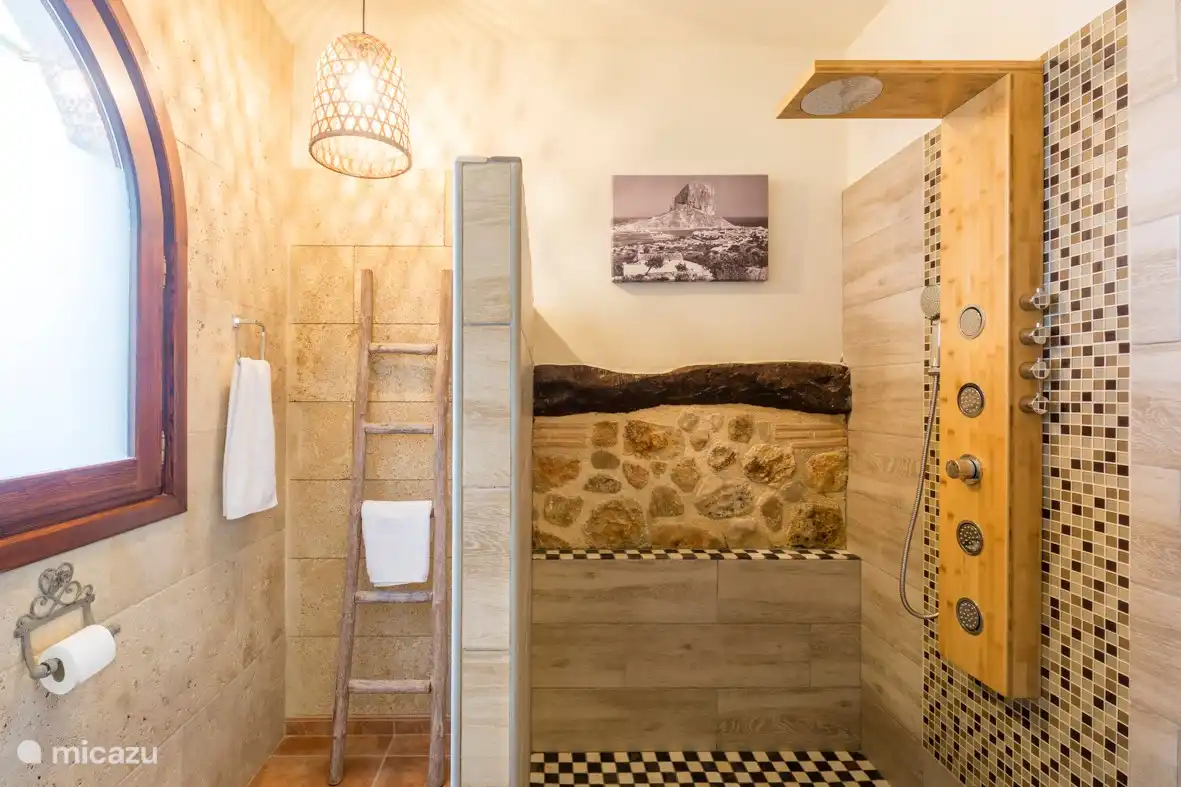 Nispero Suite Badezimmer