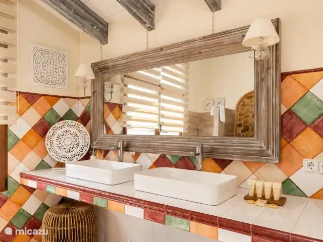 Casa Mistela en España, Costa Blanca, Jalón - casa vacacional Baño Almendra Suite