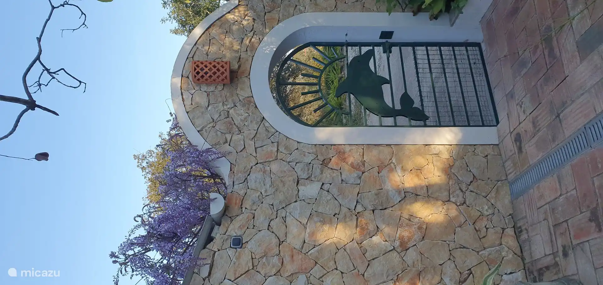 Wenn du dieses Tor siehst, weißt du, dass du angekommen bist!