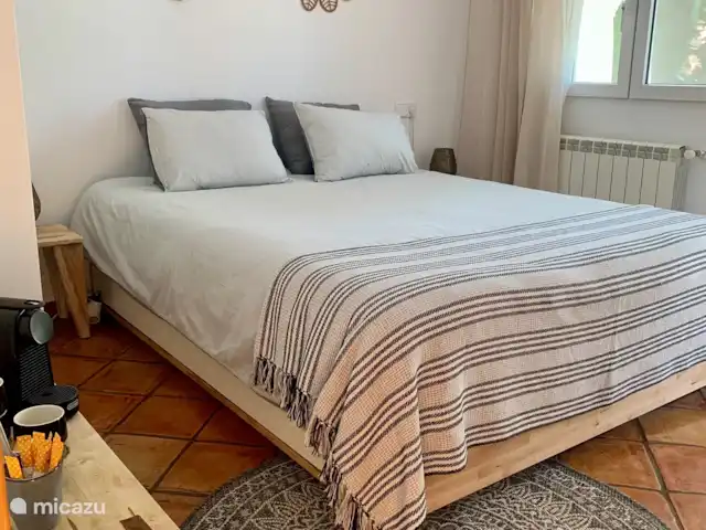 Villa Orquídea en España, Costa Blanca, Dénia - villa Dormitorio en la planta baja con baño en suite