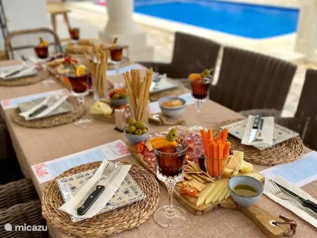 Villa Orquídea en España, Costa Blanca, Dénia - villa Mesa de comedor bajo terraza cubierta