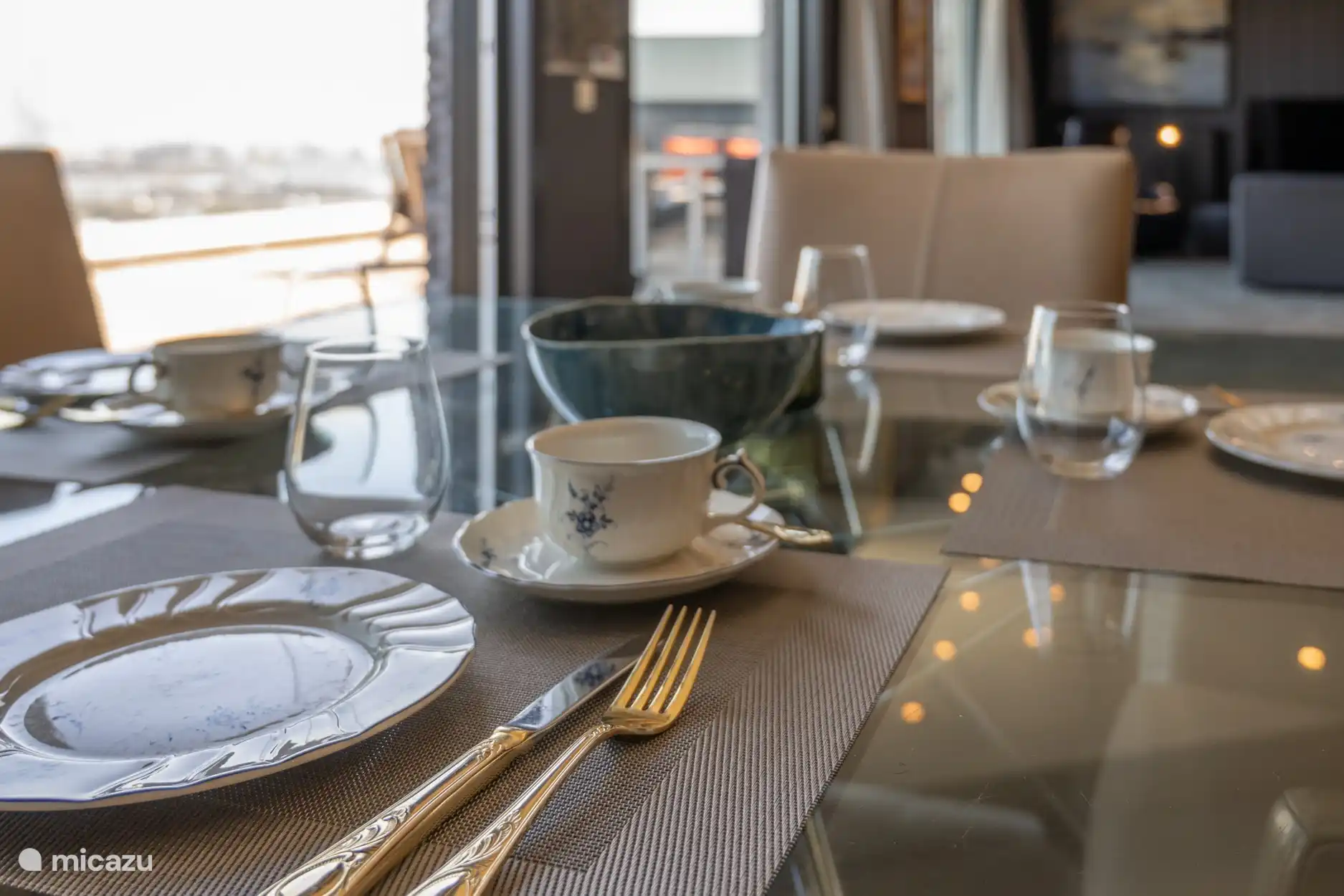 Servies van Villeroy en Boch is voorhanden.