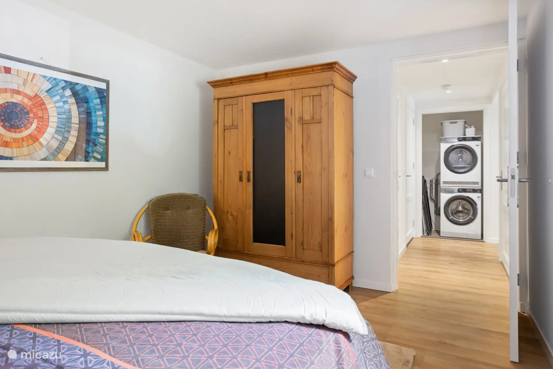 Auch für Notfälle können Sie eine Waschmaschine und einen Trockner nutzen. Schön und einfach und im Erdgeschoss.