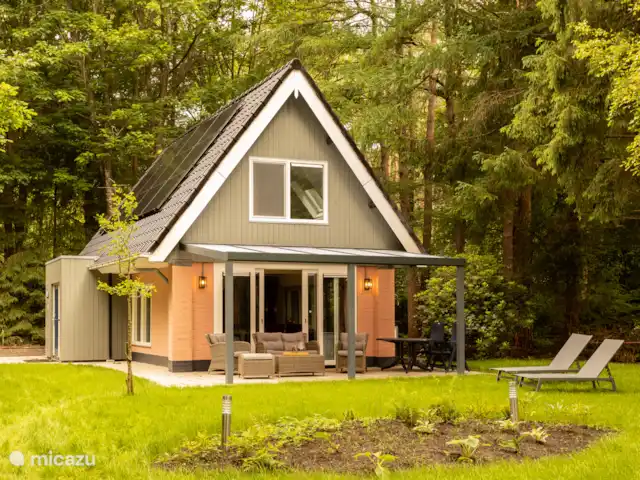 'Het Tegenlicht' un lieu unique | Pays-Bas, Drenthe, Norg - maison de vacances Le jardin est spacieux, suffisamment d’espace pour que les enfants puissent jouer ou se prélasser sous la canopée/chaises longues.