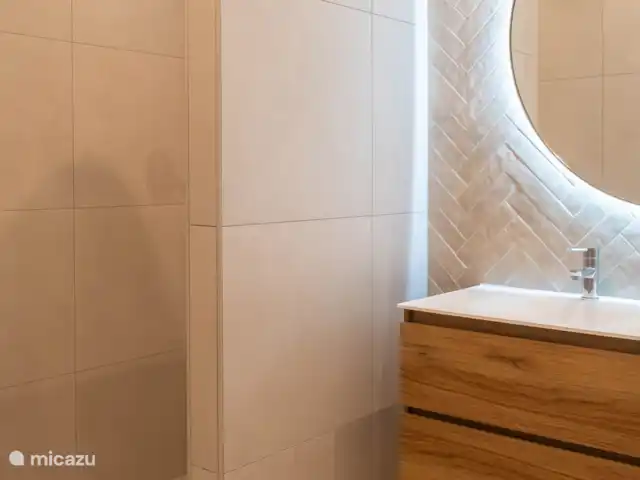 Saint Adelbert | Pays-Bas, Hollande du Nord, Egmond-Binnen - appartement salle de Bains