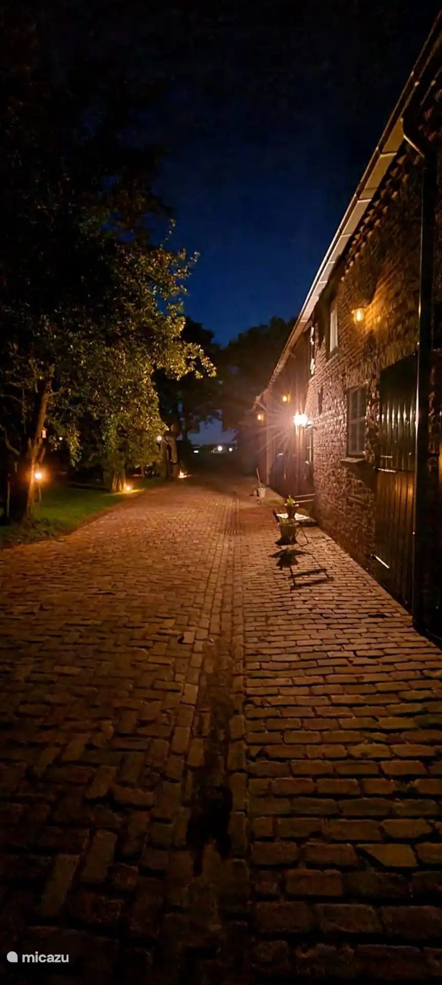 Le soir le long de la ferme