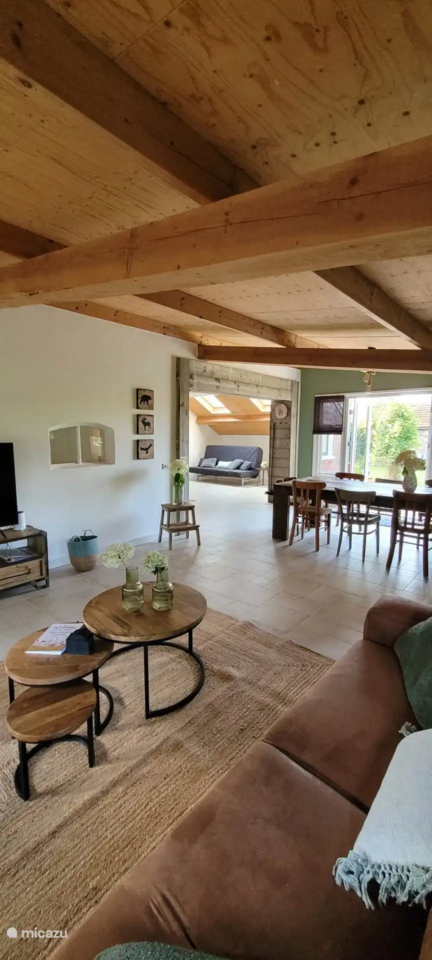 À côté du salon, le canapé-lit