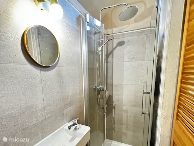 casa pequeña  en Francia, Alta Viena, Château-Chervix – El horno de pan - Tiny house Baño