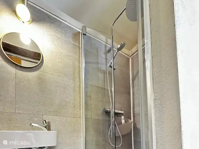 casa pequeña  en Francia, Alta Viena, Château-Chervix – El horno de pan - Tiny house Baño