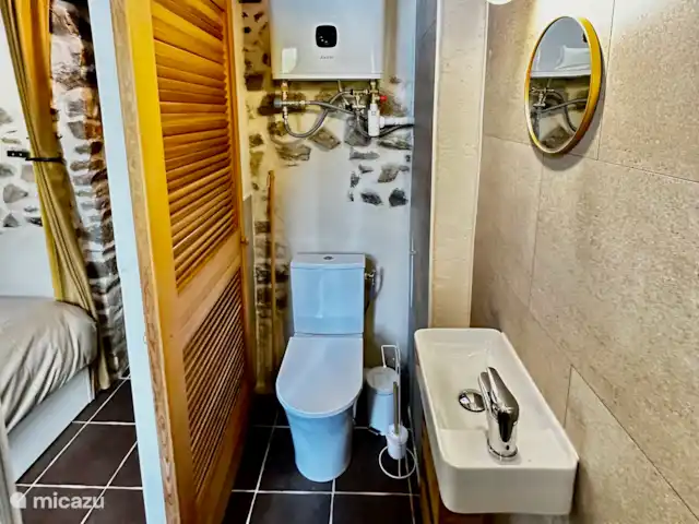 casa pequeña  en Francia, Alta Viena, Château-Chervix – El horno de pan - Tiny house Baño