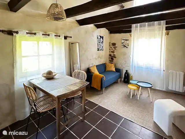 casa pequeña  en Francia, Alta Viena, Château-Chervix – El horno de pan - Tiny house Sala de estar, Comedor