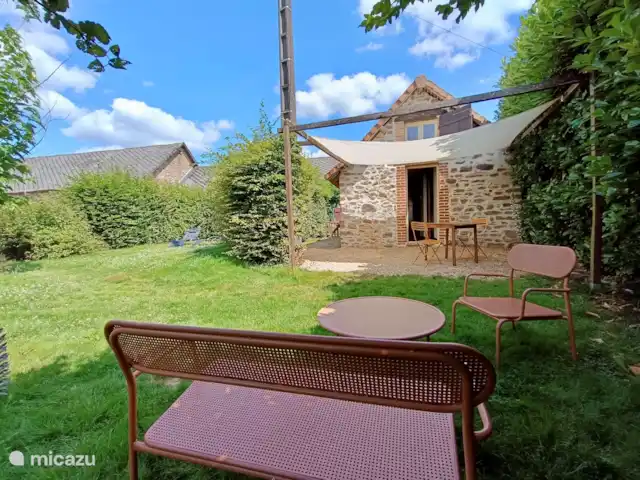 casa pequeña  en Francia, Alta Viena, Château-Chervix – El horno de pan - Tiny house Terraza exterior