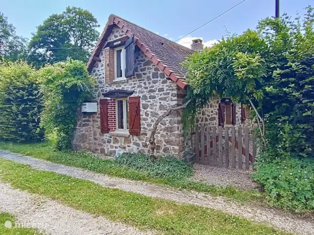 casa pequeña  en Francia, Alta Viena, Château-Chervix – El horno de pan - Tiny house Afuera