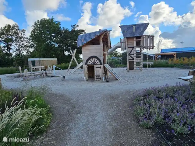 Casa Viva La Vida en Países Bajos, Holanda Meridional, Noordwijkerhout - casa vacacional Zona de juegos en el parque