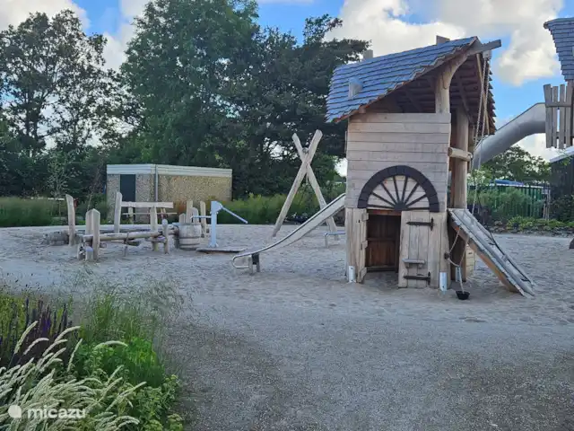 Casa Viva La Vida en Países Bajos, Holanda Meridional, Noordwijkerhout - casa vacacional Zona de juegos en el parque