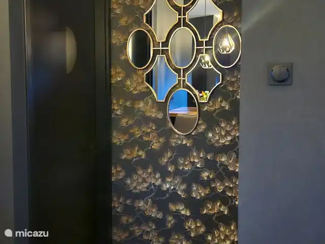 Casa Viva La Vida en Países Bajos, Holanda Meridional, Noordwijkerhout - casa vacacional Portal a ambos dormitorios. Aquí también es donde se ubica el aire acondicionado para generar enfriamiento central