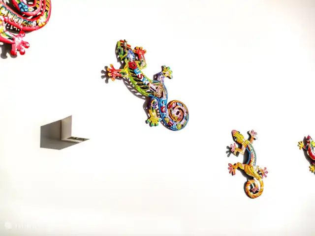 Location de Vacances Curaçao, Curaçao-Centre, Willemstad, appartement - Magna Vista : climatisation complète, piscine, salle de sport L’art local