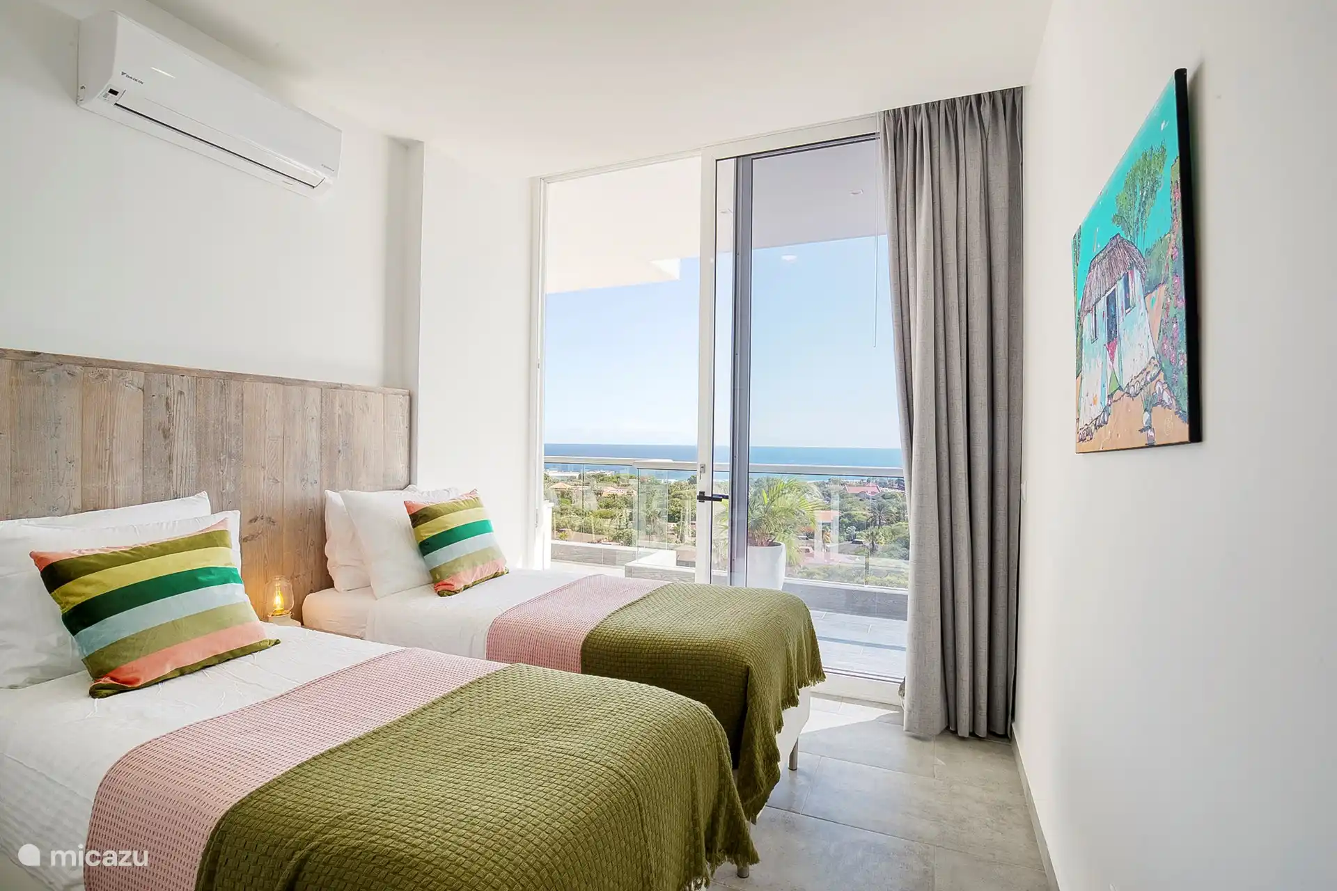 Second bedroom with queen-size box spring or twin beds