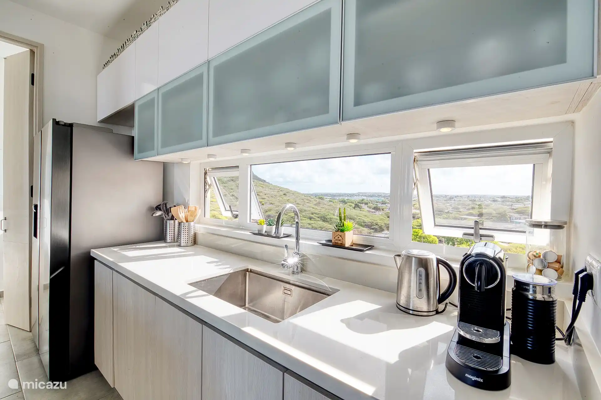 Fully fitted kitchen with all mod-cons