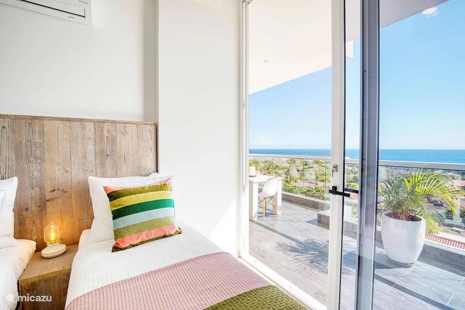 Second bedroom with ocean views