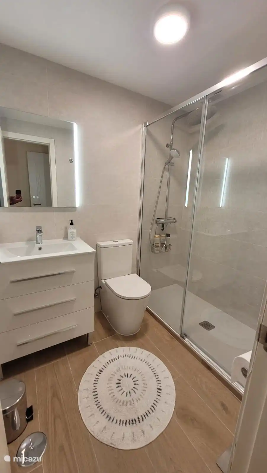 Nuevo dormitorio principal del baño