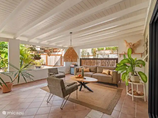 villa huren in Curaçao, Banda Ariba (oost), Cas Grandi – Villa CuraOase Villa Curaoase woonkamer