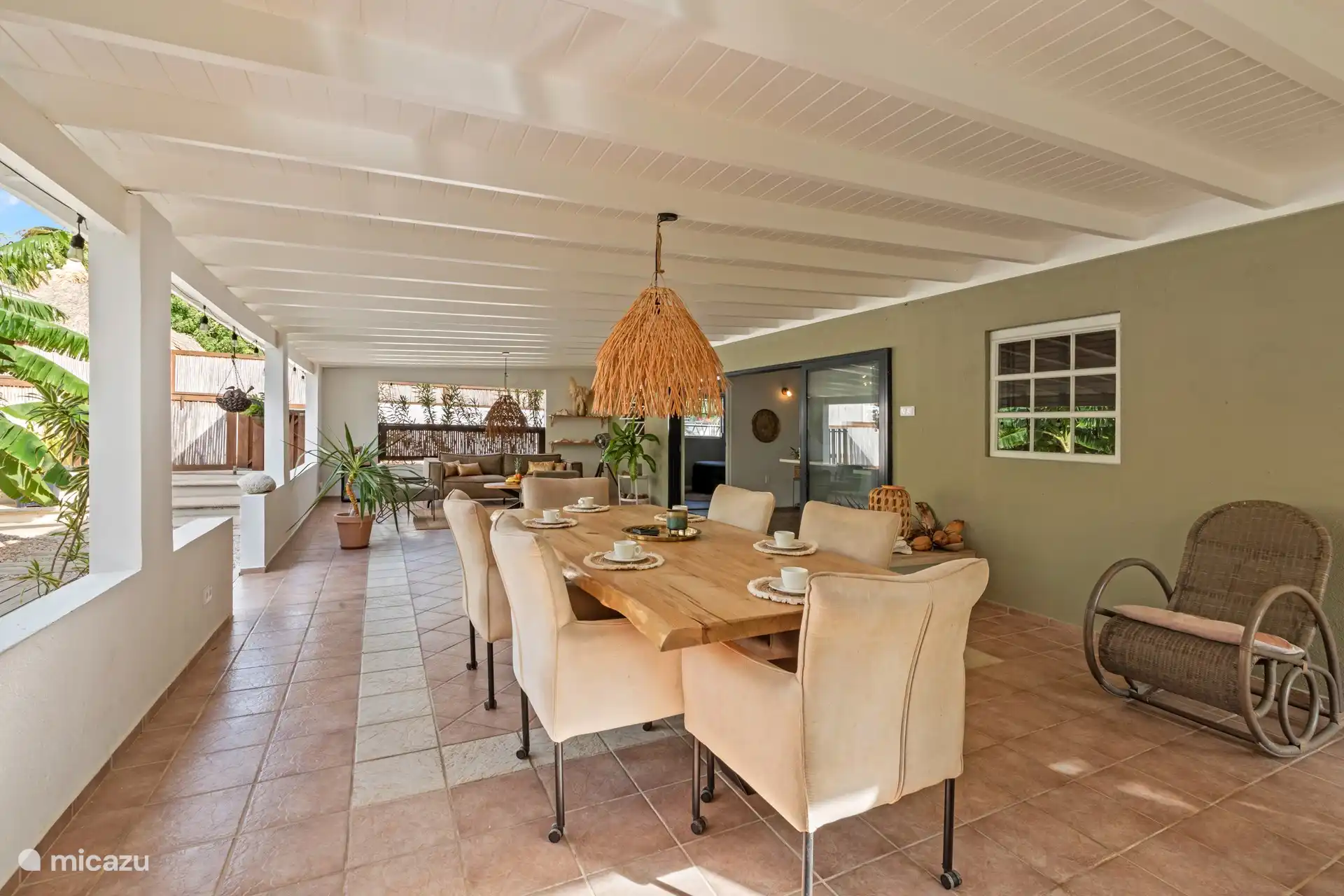 Villa Curaoase salon/porche