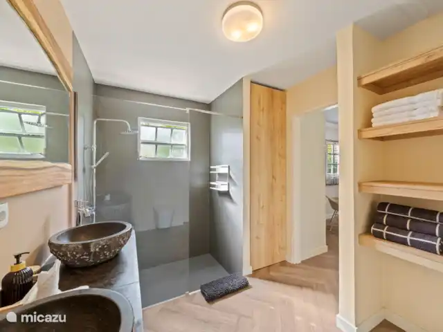 villa huren in Curaçao, Banda Ariba (oost), Cas Grandi – Villa CuraOase Badkamer 1