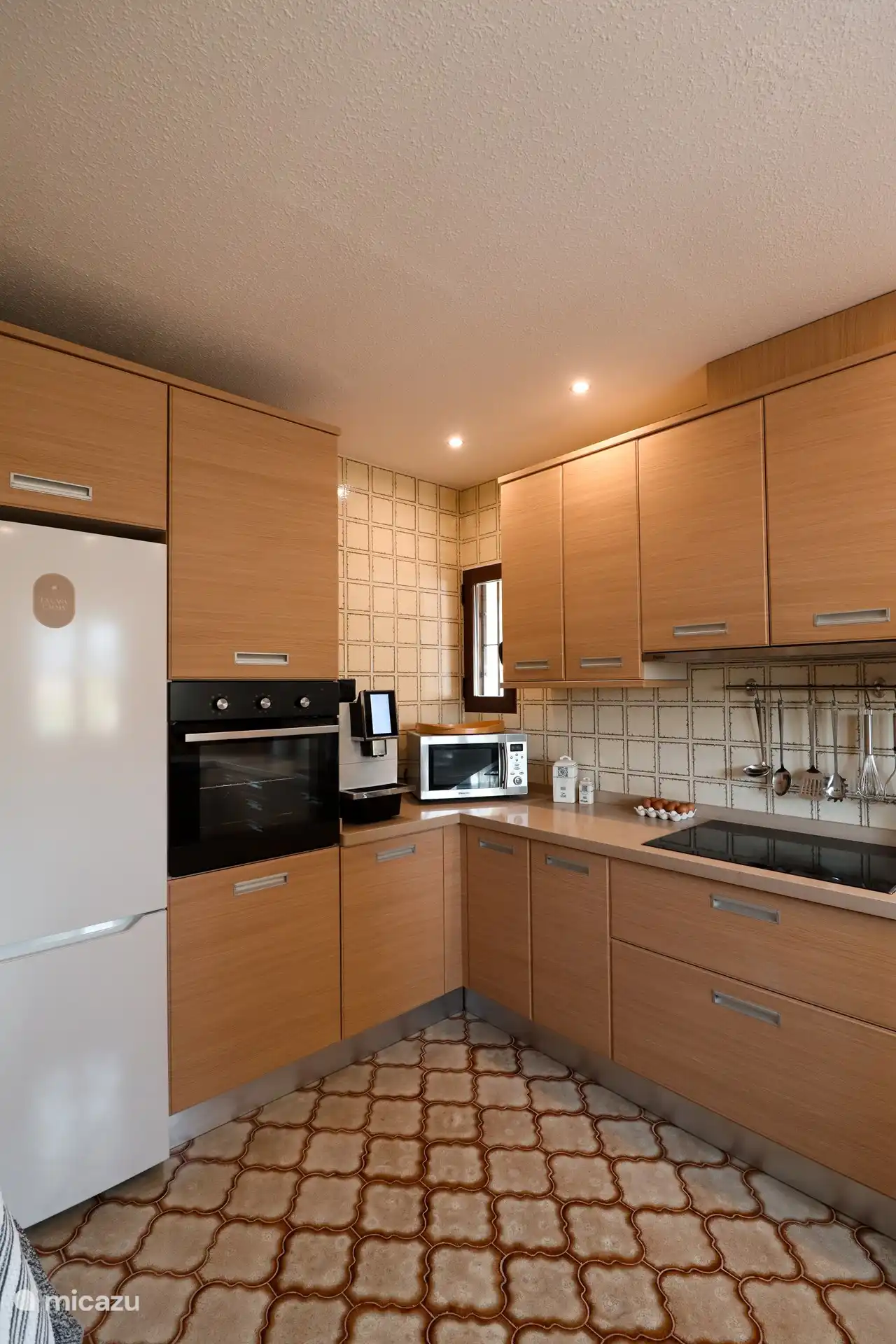 Die schöne geräumige Küche