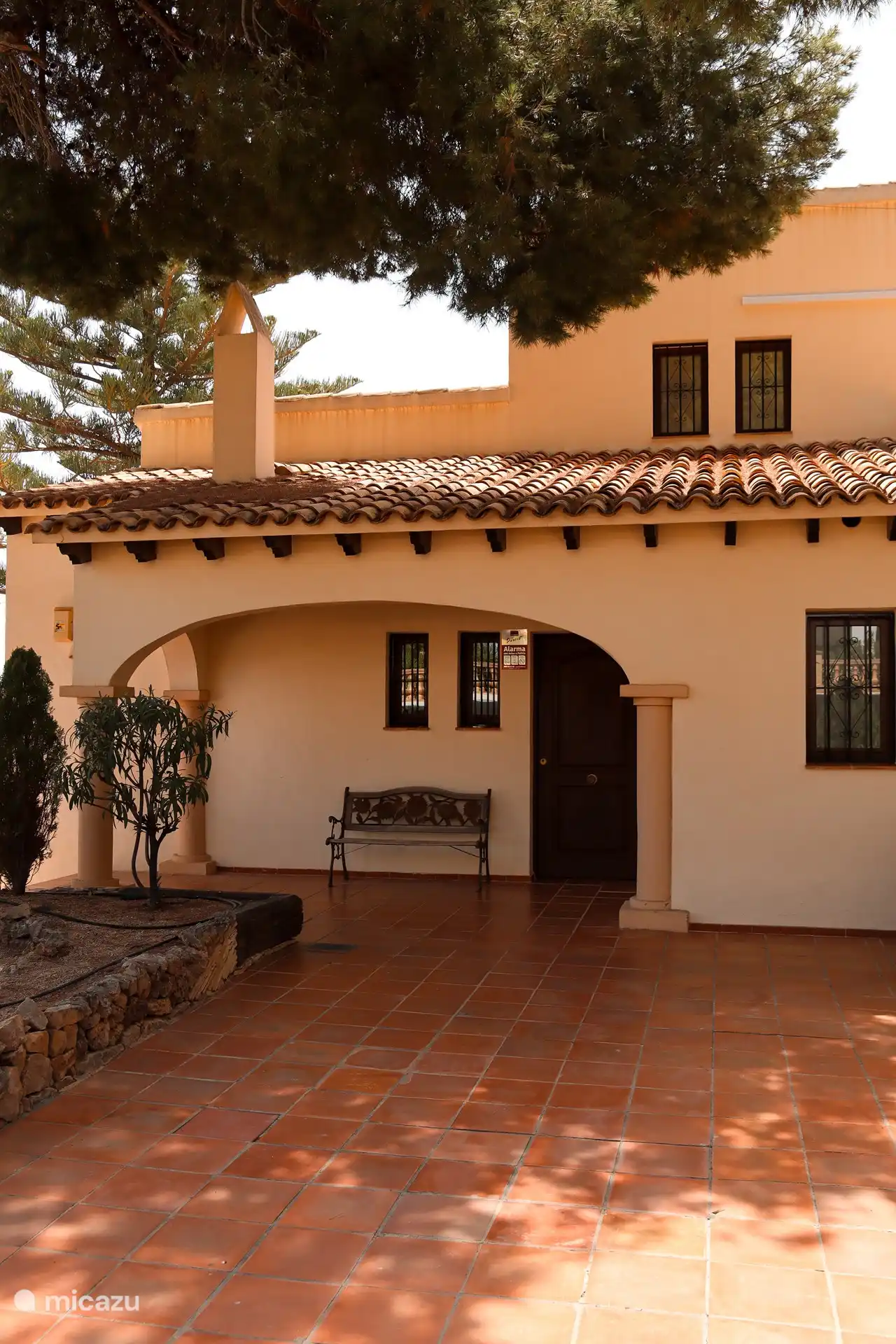 Die Vorderseite von La Casa Calma